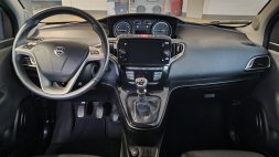 Auto Lancia Y 10 firefly hybrid Gold s&s 70cv usata in vendita presso concessionaria Auto 4 a 14.000 € - foto numero 5