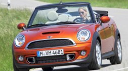 Auto Mini Mini Cabrio - 16 Cooper 122cv FL in vendita presso Auto 4 - Foto 1