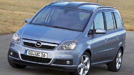 Auto Opel Zafira 19 cdti Cosmo 120cv usata in vendita presso concessionaria Auto 4 a 4.500 &euro; - foto numero 6