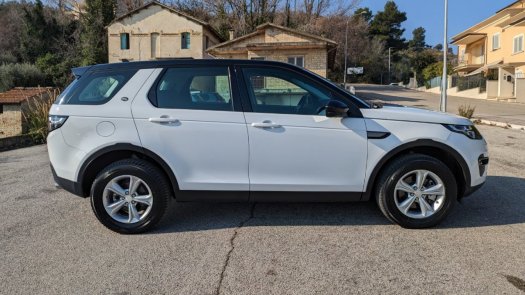 Auto Land Rover Discovery Sport 20 td4 SE awd 150cv auto usata in vendita presso concessionaria Auto 4 a 21.400 € - foto numero 3