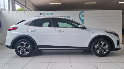 Auto Kia XCeed 10 t-gdi Style Techno Pack 120cv usata in vendita presso concessionaria Auto 4 a 17.000 € - foto numero 3
