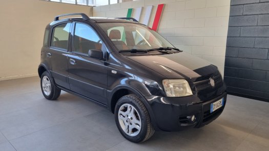 Auto Fiat Panda 12 natural power Climbing usata in vendita presso concessionaria Auto 4 a 5.000 € - foto numero 6