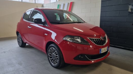 Auto Lancia Y 10 firefly hybrid Gold s&s 70cv usata in vendita presso concessionaria Auto 4 a 14.000 € - foto numero 6