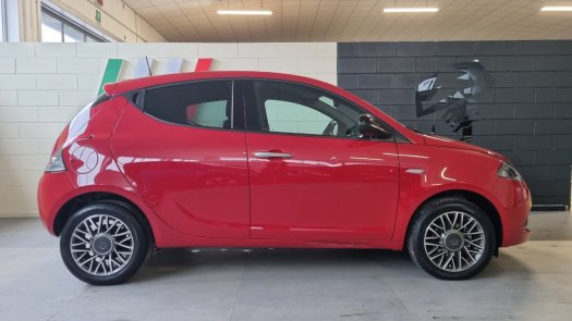 Auto Lancia Y 10 firefly hybrid Gold s&s 70cv usata in vendita presso concessionaria Auto 4 a 14.000 € - foto numero 3