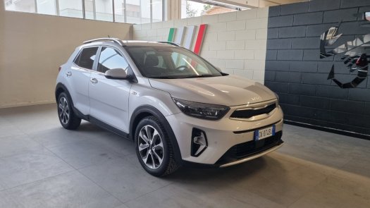 Auto Kia Stonic 10 t-gdi mhev Style 100cv imt usata in vendita presso concessionaria Auto 4 a 17.000 € - foto numero 6