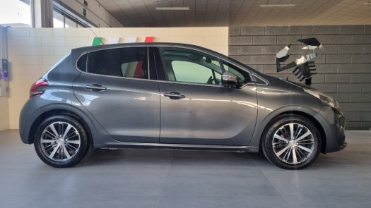 Auto Peugeot 208 5p 12 puretech Allure 82cv usata in vendita presso concessionaria Auto 4 a 9.000 € - foto numero 3