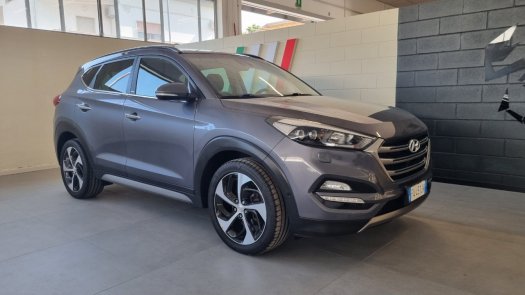 Hyundai Tucson Tucson 20 crdi Comfort 4wd 136cv auto a 15.400 € - Immagine 1