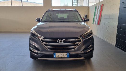 Auto Hyundai Tucson 20 crdi Comfort 4wd 136cv auto usata in vendita presso concessionaria Auto 4 a 15.400 € - foto numero 2
