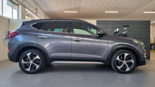 Auto Hyundai Tucson 20 crdi Comfort 4wd 136cv auto usata in vendita presso concessionaria Auto 4 a 15.400 € - foto numero 3