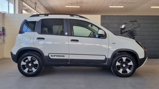 Auto Fiat Panda 10 hybrid City Cross s&s 70cv usata in vendita presso concessionaria Auto 4 a 11.000 € - foto numero 3
