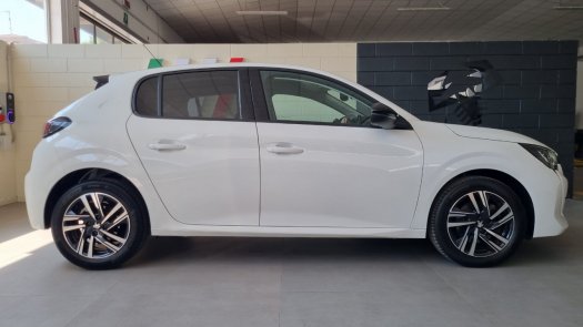 Auto Peugeot 208 15 bluehdi Allure Pack s&s 100cv usata in vendita presso concessionaria Auto 4 a 14.000 € - foto numero 3