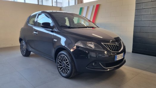 Lancia Y Ypsilon 10 firefly hybrid Platino s&s 70cv a 14.000 € - Immagine 1