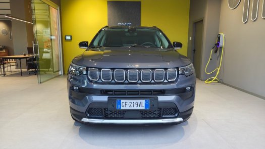 Auto Jeep Compass 16 mjt Limited 2wd 130cv usata in vendita presso concessionaria Auto 4 a 21.500 &euro; - foto numero 2