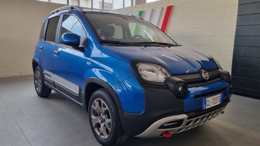 Auto Fiat Panda 10 firefly hybrid Cross s&s 70cv 5pti usata in vendita presso concessionaria Auto 4 a 11.300 &euro; - foto numero 1